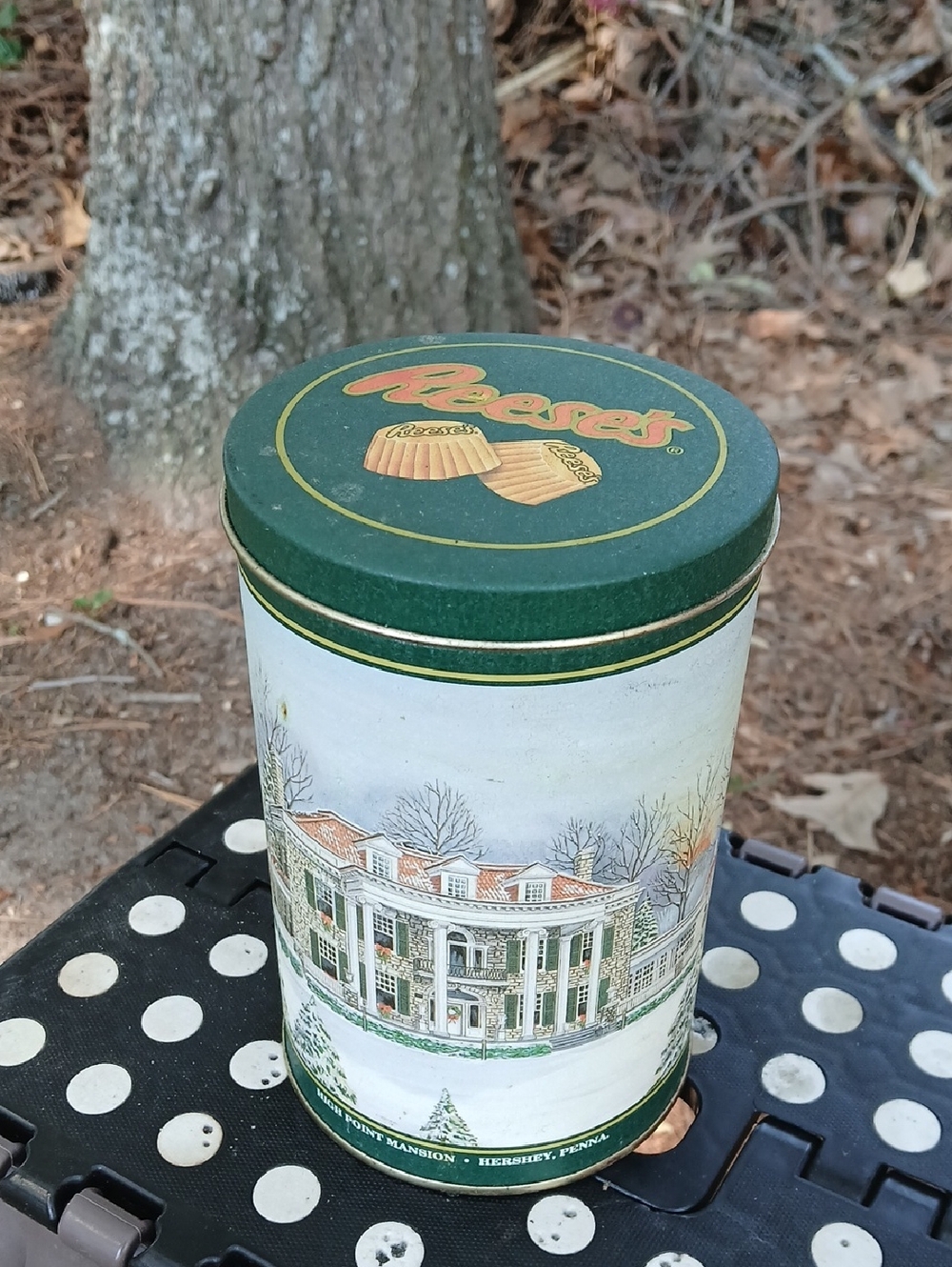 REESE'S CHRISTMASS COLLECTABLE TIN 7"×4"